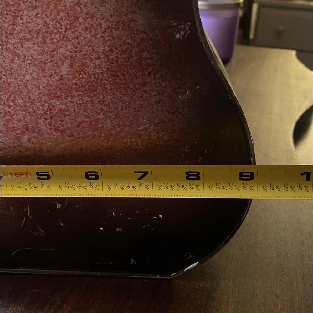 Vintage tin copper tone fall planter. Overall good condition, normal age ware.